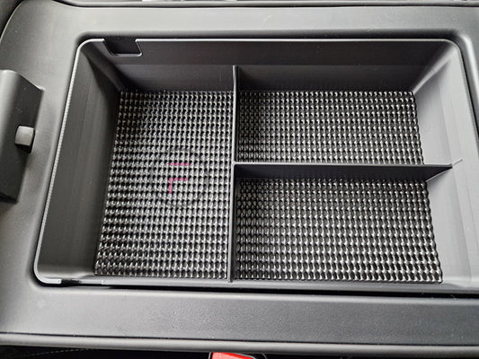 XPENG G6 - Armlehne Stauraum